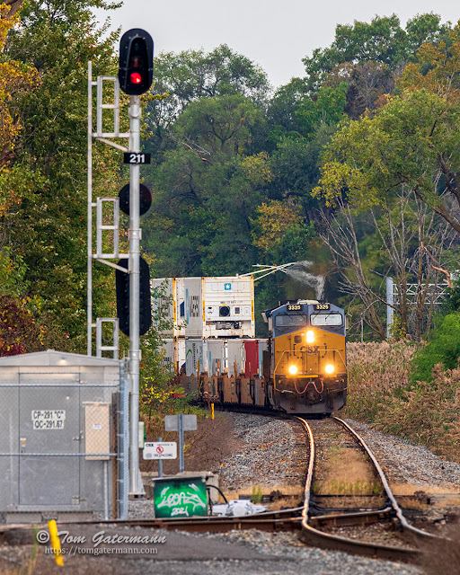 CSXT 3325, with train B777-21, sits north of CP291