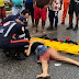 Mulher que teve perna dilacerada em acidente de moto atingida por carreta morre a caminho do hospital; VEJA O VÍDEO