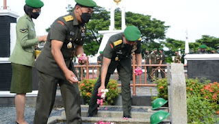 Kasdam IV/Diponegoro Pimpin Ziarah Rombongan Dalam Rangka Hari Juang TNI-AD Ke-76