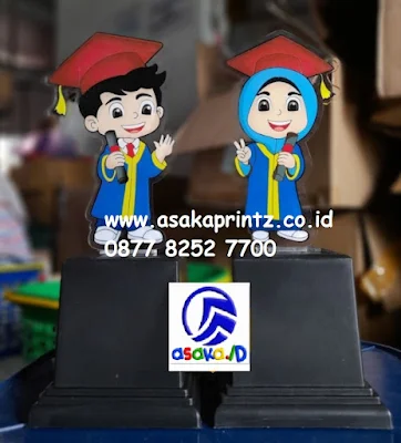 plakat wisuda tk, plakat wisuda kayu, plakat akrilik, plakat wisuda sarjana, harga plakat akrilik wisuda, plakat wisuda marmer, plakat wisuda murah, harga plakat wisuda,piala wisuda,vandel wisuda,piala wisuda paud