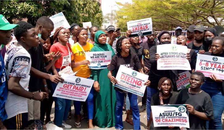 ASUU Strike: Commuters Groan As Protesting Students Block Lagos-Ibadan Expressway