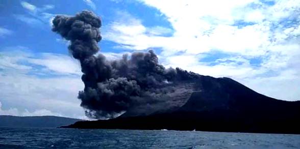 3 Hari Anak Gunung Krakatau Erupsi