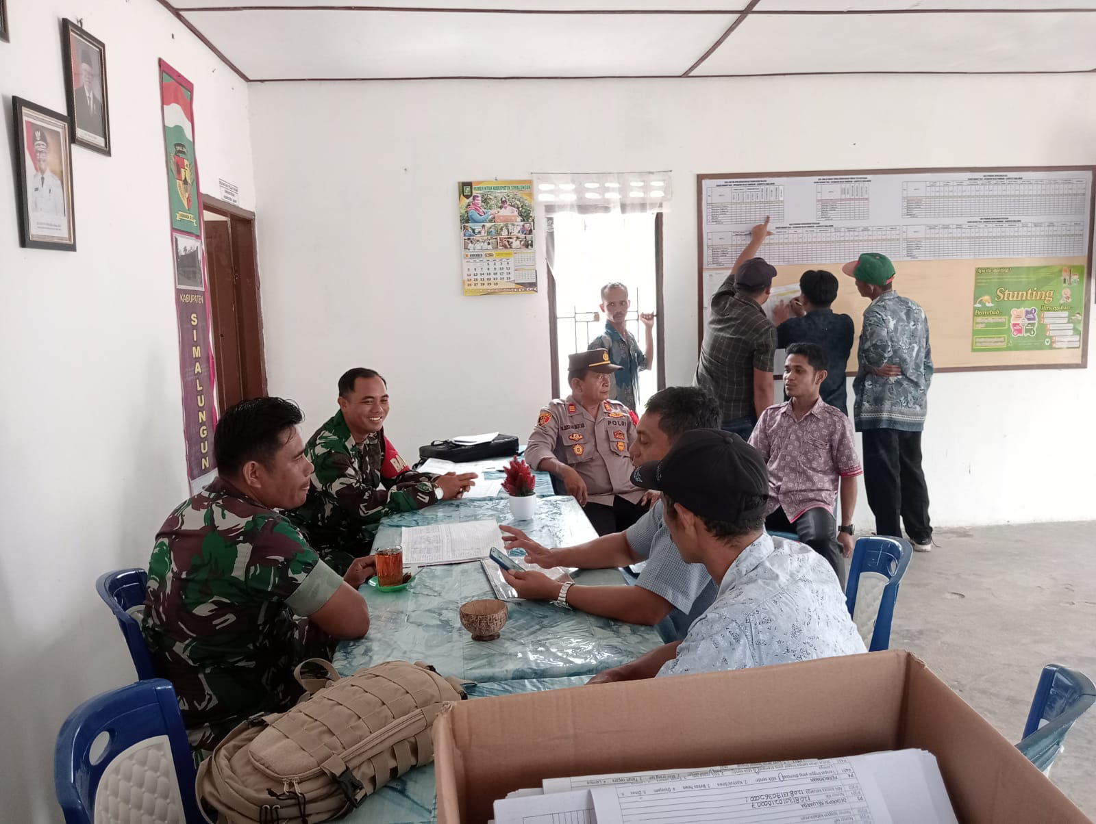 Mendorong Kesadaran Pemilu: Kapolsek Dolok Panribuan Kunjungi Nagori Marihat Raja