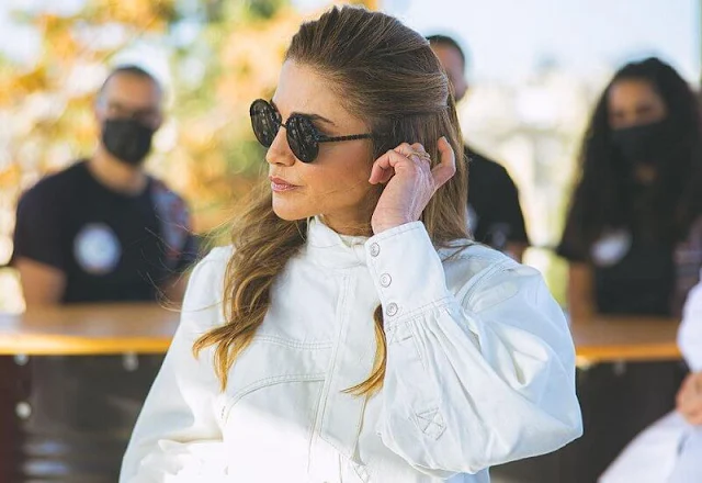 Queen Rania wore a white vintage pocket shirt and white pocket skirt from Zimmermann. Princess Taghrid Muhammad