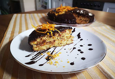 Pastel de naranja relleno de mermelada y cobertura de chocolate _Dietnattule _Marisol San Juan