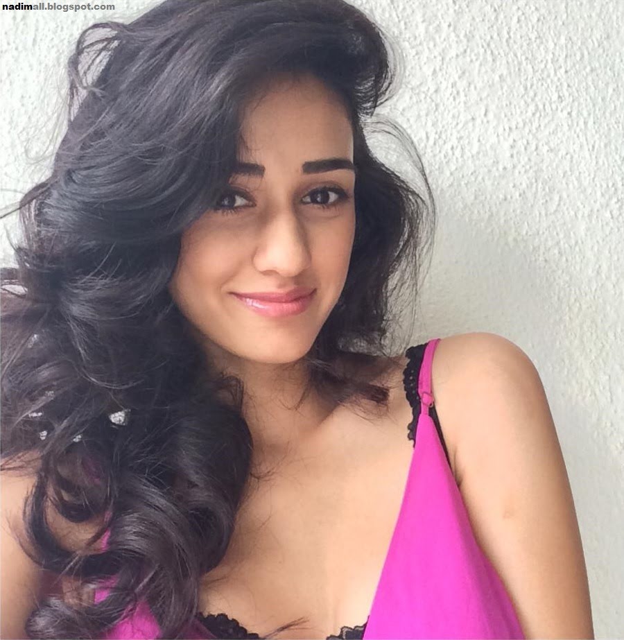 disha-patani-hot-2014