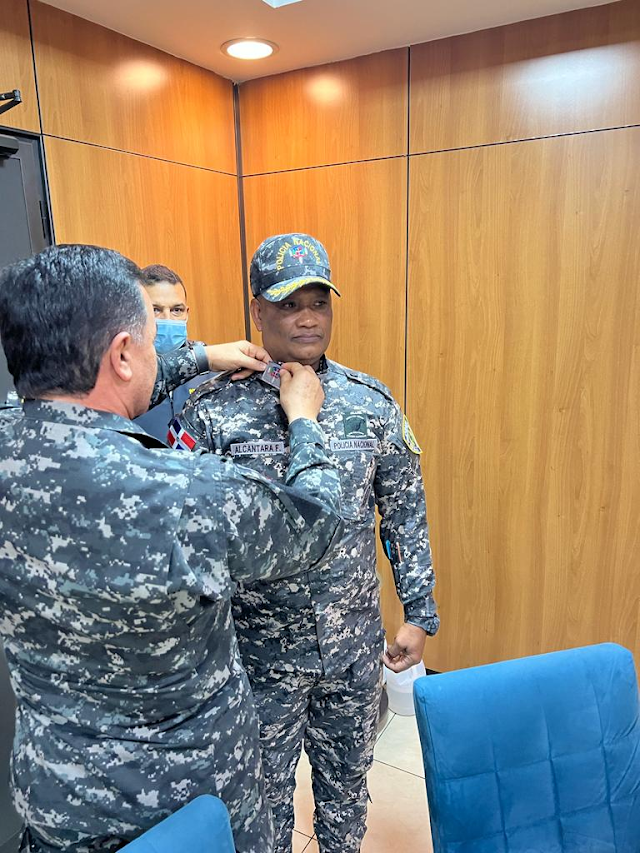 Barahona: Oficial Darío Alcántara ascendido de rango, Coronel y sub Director nacional de la policía comunitaria