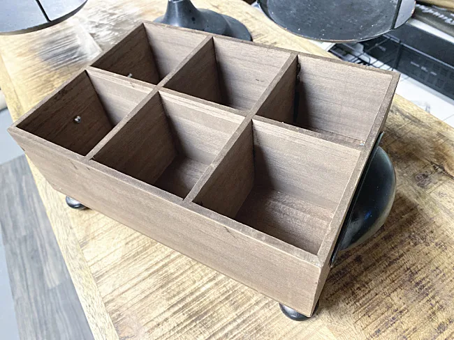 sectioned tray with handles