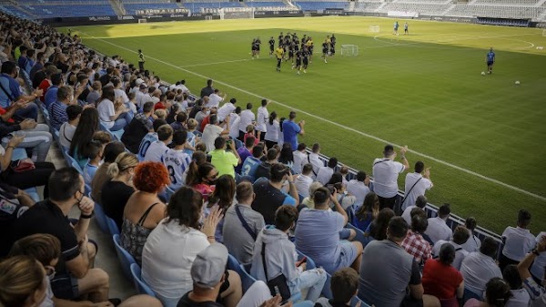 El Málaga vuelve al trabajo con la afición como protagonista