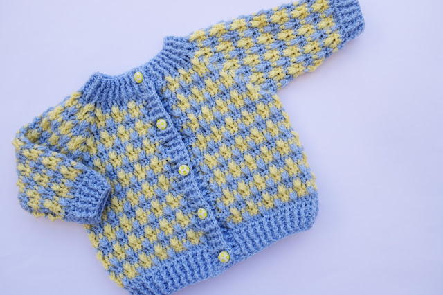 3 - Crochet  Imagen Preciosa chaqueta de nene para navidad a crochet y ganchillo Majovel Crochet facil sencillo bareta paso a paso DIY puntada punto