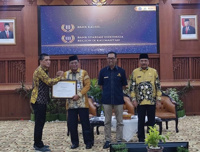 Terbaik II Dalam Penyaluran KUR di Kalsel,Bank Kalsel Didapuk Penghargaan Oleh Pemprov Kalsel dan Kanwil DjPb Provinsi Kalsel