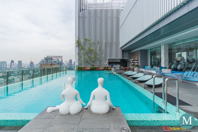 Hilton Sukhumvit Bangkok Swimming Pool