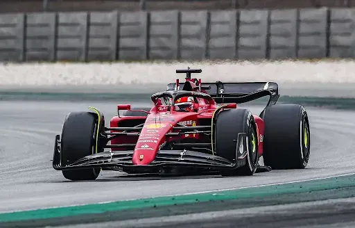 Charles Leclerc con la Ferrari F175