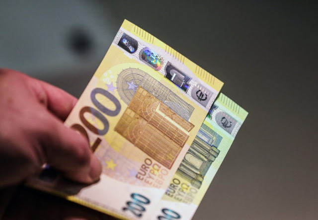 Έκτακτο επίδομα: «Επιταγή» 300 ευρώ πριν το Πάσχα –Ποιοι οι δικαιούχοι