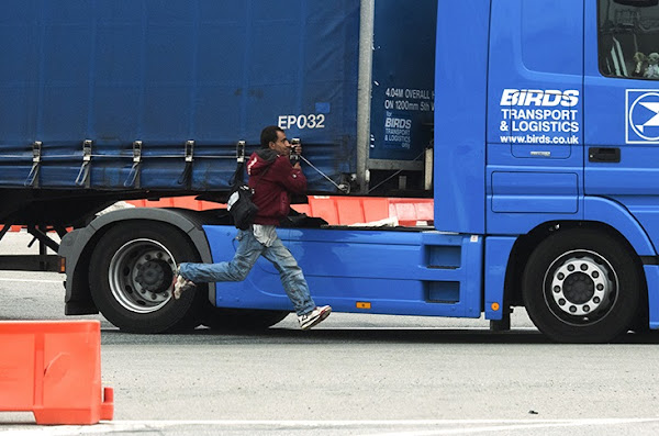 [TOP INFO] Calais : des migrants responsables de la mort d'un chauffeur poids lourd après une bagarre