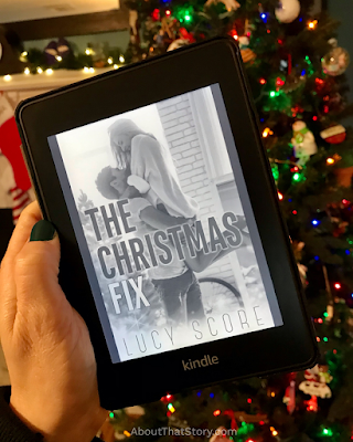 Book Review: The Christmas Fix by Lucy Score | About That Story