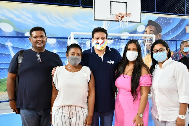 FELIPE CAMARÃO INAUGURA QUADRA POLIESPORTIVA COM NOME DA PROFESSORA ZULMIRA PEREIRA