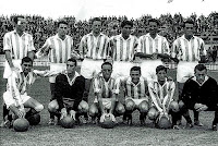 REAL VALLADOLID DEPORTIVO. Temporada 1956-57. Badenes, Rodríguez I, Murillo, Matito, Lesmes I, Tini. Cerdán, Mambrilla (portero suplente), Losco, Pontoni, Rodríguez II y Benegas. REAL VALLADOLID DEPORTIVO 4 REAL ZARAGOZA C. D. 1 Domingo 14/10/1956. Campeonato de Liga de 1º División, jornada 6. Valladolid, estadio Municipal José Zorrilla.