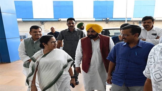 Politics: केंद्रीय अध्यादेश के खिलाफ अरविंद केजरीवाल के समर्थन में उतरीं ममता बनर्जी, बीजेपी पर बोला हमला