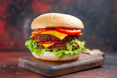 مطلوب موظفين مطبخ للعمل لدى Better Burger فرع خلدا يفضل خبرة مطاعم بالمطبخ