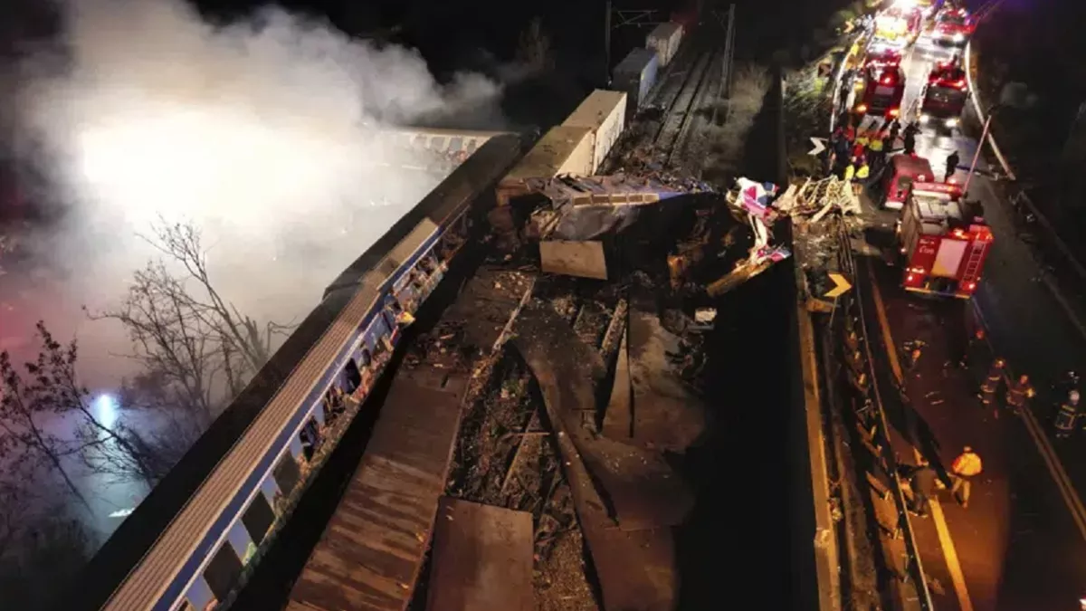 ग्रीस में बुधवार सुबह भीषण ट्रेन हादसा में 16 लोगों की मौत
