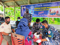 Pangkalan TNI AL Nias Menyisir Pulau - Pulau Melaksanakan Vaksinasi Di Nias Selatan 