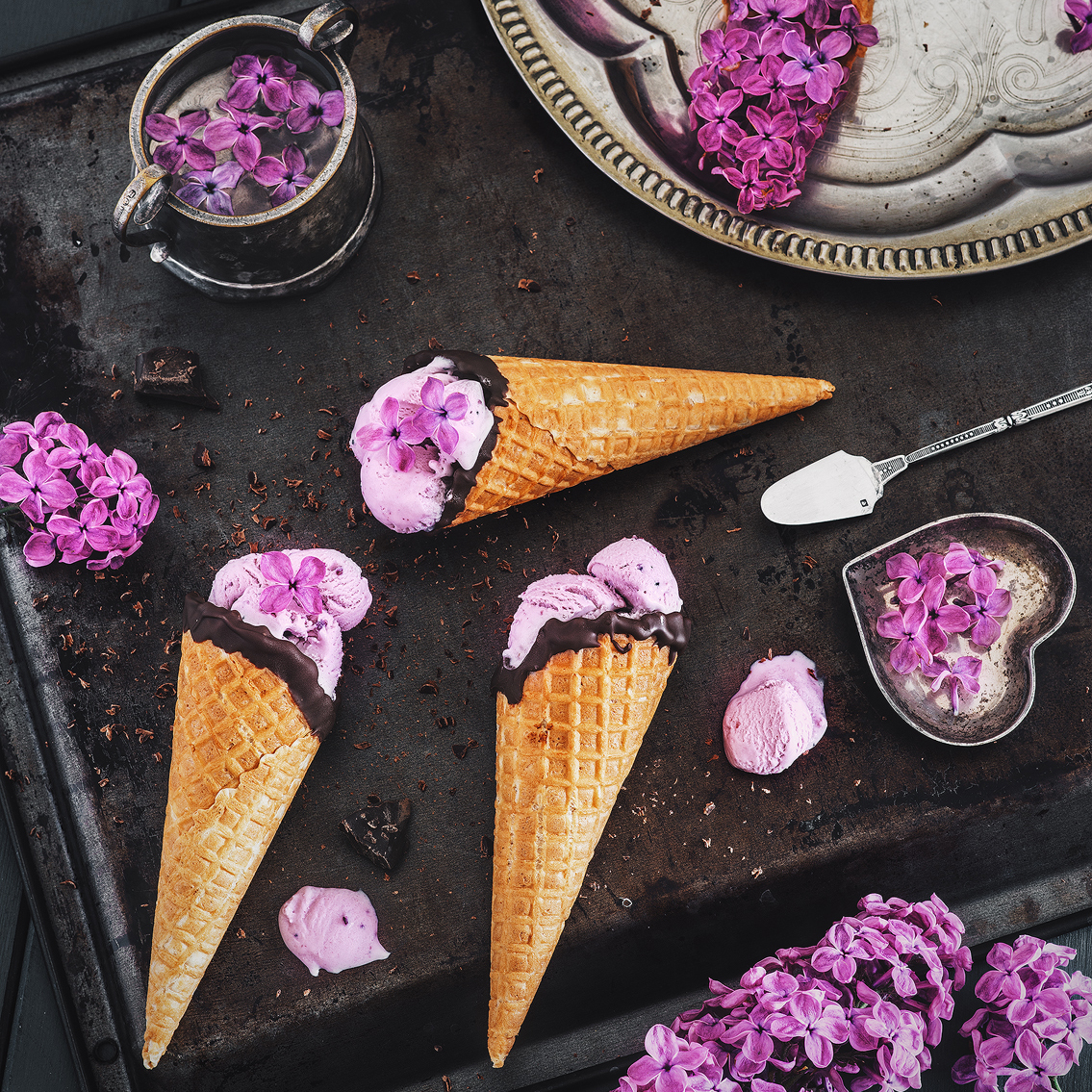 Ice cream and lilac, a match made in heaven