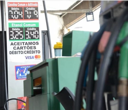 Gasolina já é vendida a R$ 7,00 em postos de Natal  