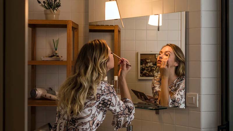 3 Easy Makeup Tips Everyone Should Know According To This Pro