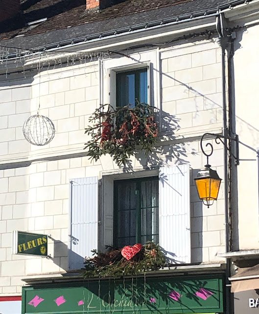 window of florist in Loches dressed for St Valentine's day