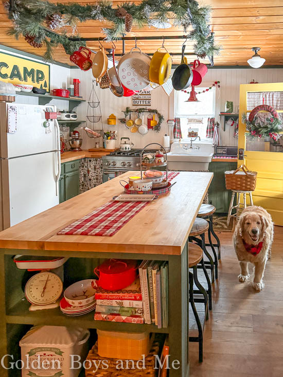 Farmhouse style kitchen in Mountain Cabin with Christmas Decor - www.goldenboysandme.com