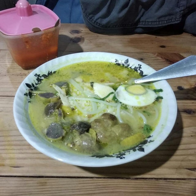 Tempat Makan Keluarga di Surabaya - Soto Ayam