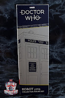 Doctor Who 'Robot' Collector Figure Set Box 02