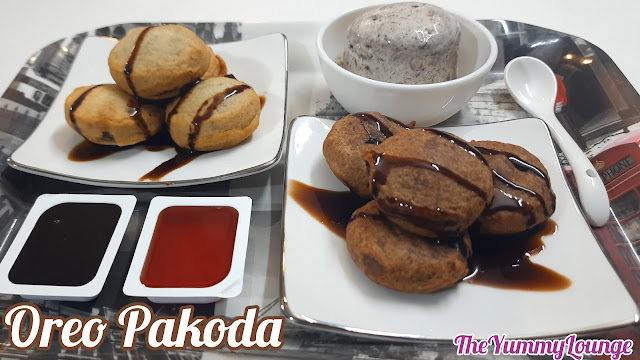 This is Ahmedabad's Famous Street Food Oreo Pakoda Recipe.