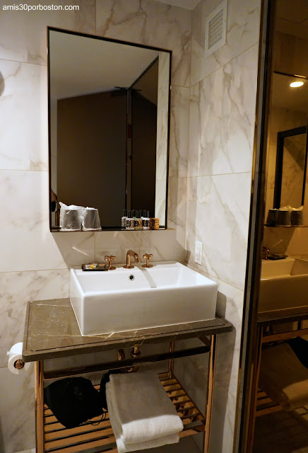 Baño de la Habitación del Hotel Hendricks, Nueva York