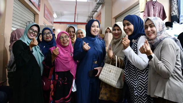 Ketua TP PKK Kota Padang Kunjungi Pusat Perbelanjaan Pasar Raya Fase VII