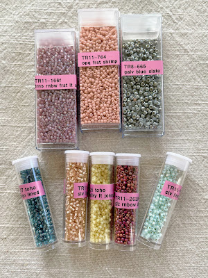 Organizing beads into containers