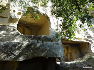 habitats-troglo-cirque-calès-jpg