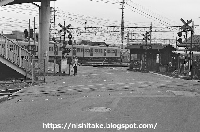 80年代　昔の所沢駅　大踏切　1981.12.31