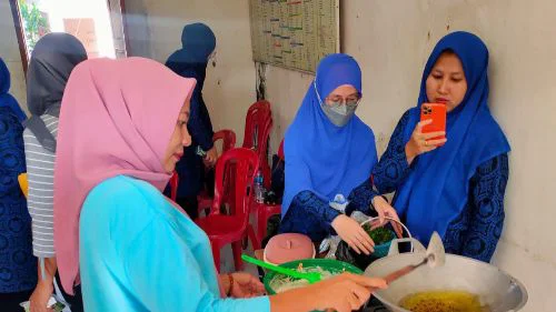 Gulirkan Manfaatkan Daun Kelor, Universitas Bhakti Kencana Serang Gelar Pengabdian Masyarakat