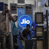 Reliance Jio यूजर्स को कंपनी की चेतावनी, बैंक अकाउंट खाली कर सकती है ये गलती