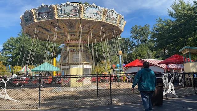 Wave Swinger Amusement Park Lake Compounce