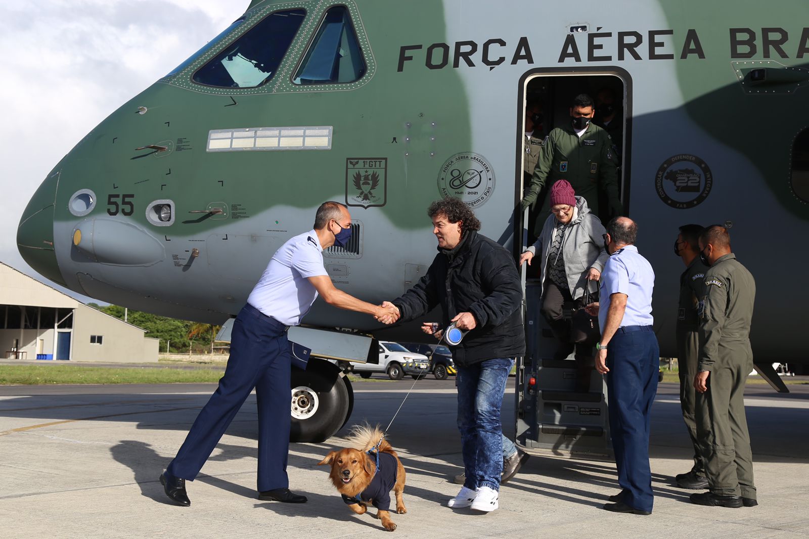 Em aviões da FAB, brasileiros e estrangeiros vindos da Ucrânia chegam ao Brasil | MAIS QUE VOAR