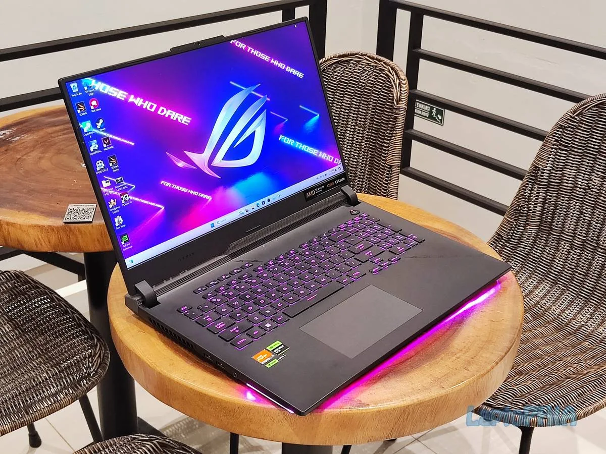 Desain Asus ROG Strix SCAR 17 G733PYV