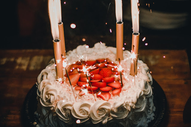 Beautiful Candle Sticks Flower Cake