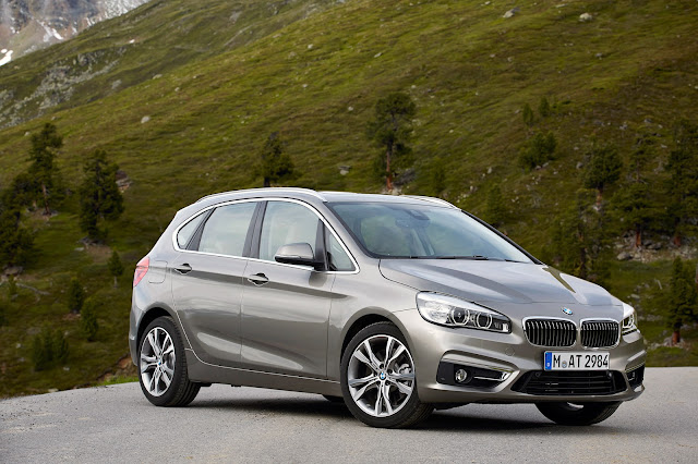 This is the very first-generation 2014 BMW 2 Series Active Tourer  compared to the first-generation 2005 Mercedes B-Class (next picture)