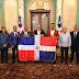 Abinader entrega Bandera Nacional al equipo participará en el Clásico Mundial