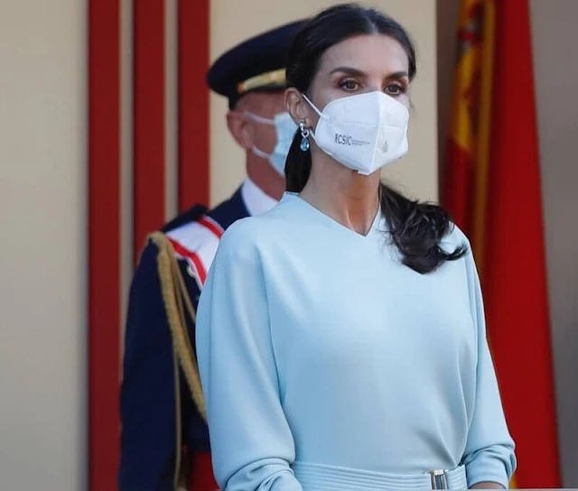 Infanta Sofia wore an embroidered eco-friendly viscose dress by Claudie Pierlot. Queen Letizia wore a light blue dress