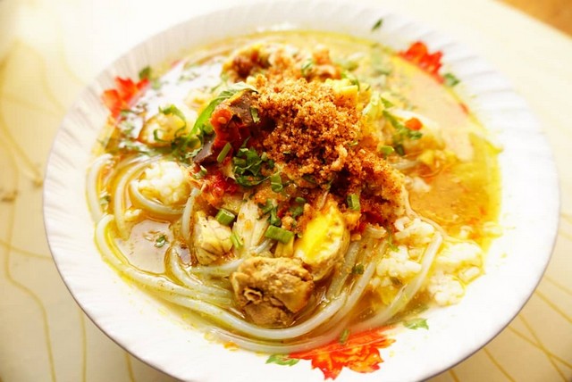 Tempat Makan Keluarga di Surabaya - Soto Ayam