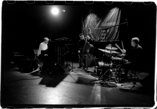 benjamin moussay trio (benjamin moussay - arnault cuisinier - éric échampard)